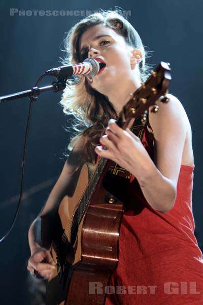 HOLLYSIZ - 2011-03-21 - PARIS - Olympia - 